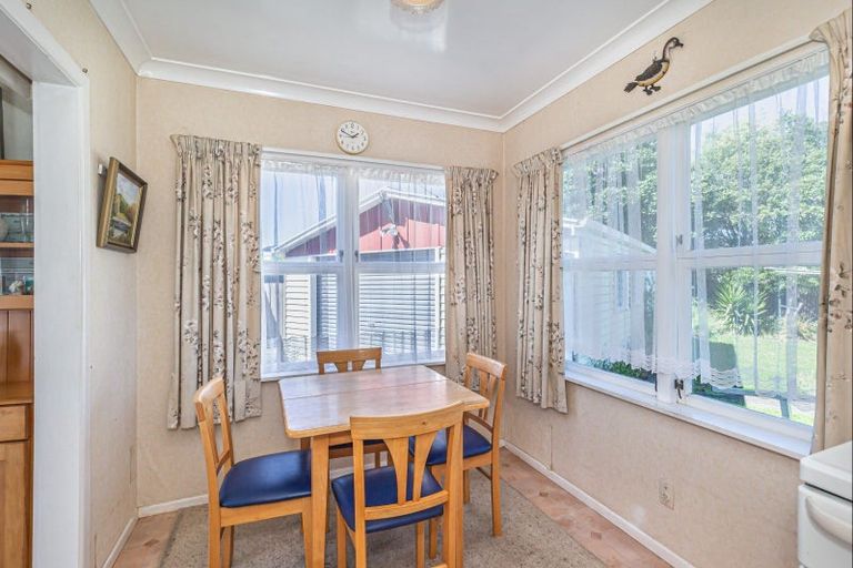 Photo of property in 10 Ross Street, Levin, 5510