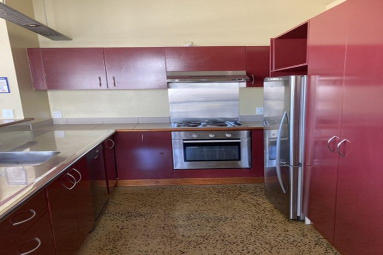 Photo of property in Pirie Street Townhouses, 28/35 Pirie Street, Mount Victoria, Wellington, 6011