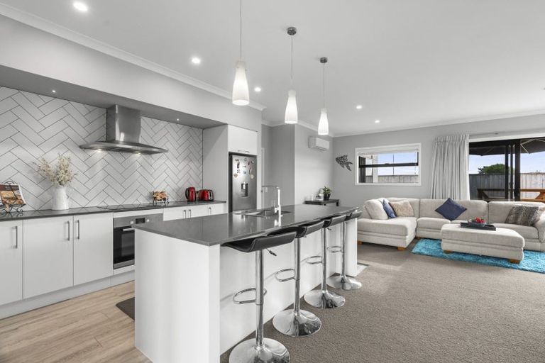 Photo of property in 130 Coast Boulevard, Papamoa Beach, Papamoa, 3118