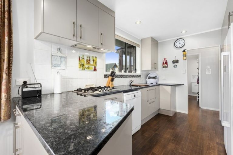 Photo of property in 90 California Drive, Totara Park, Upper Hutt, 5018