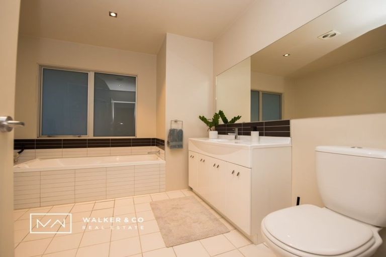 Photo of property in 17a Riverstone Drive, Riverstone Terraces, Upper Hutt, 5018