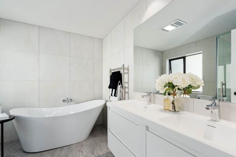 Photo of property in 32 Bounty Road, Long Bay, Auckland, 0630