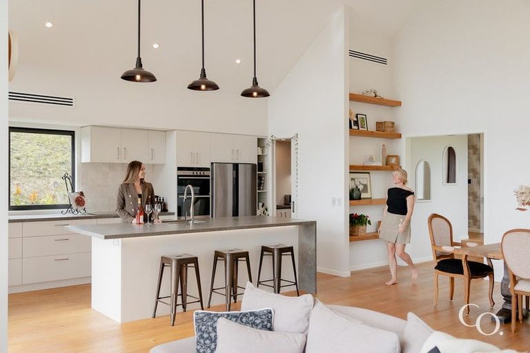 Photo of property in 42 Te Auhi Way, Welcome Bay, Tauranga, 3112