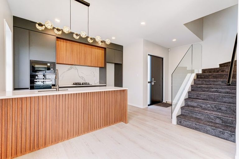 Photo of property in 40 Allington Road, Massey, Auckland, 0614