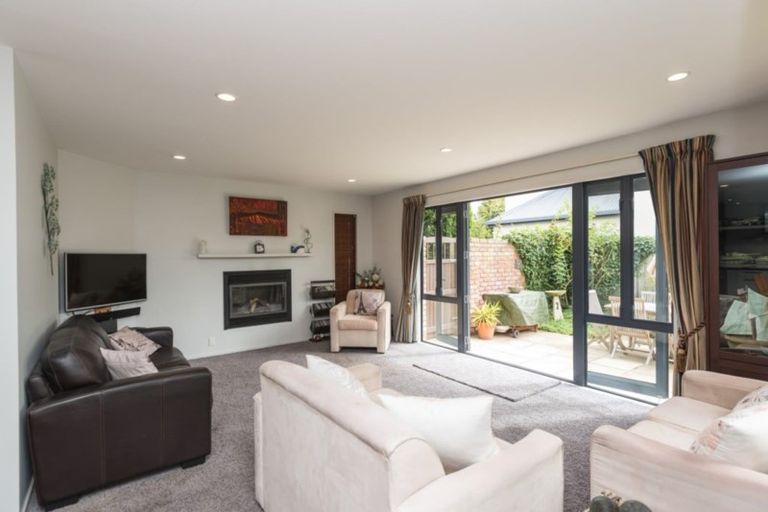 Photo of property in 38 Devonport Lane, St Albans, Christchurch, 8014