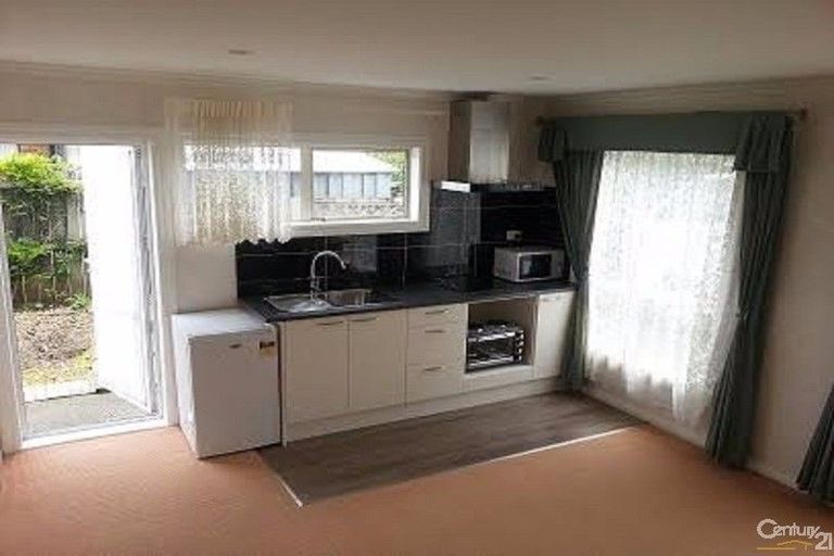 Photo of property in 32 Middlefield Drive, East Tamaki Heights, Auckland, 2016