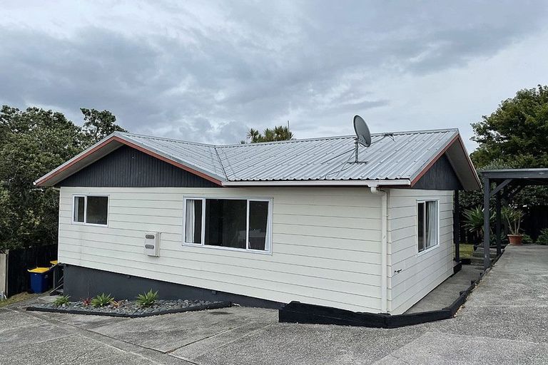Photo of property in 1/69 Monarch Avenue, Hillcrest, Auckland, 0627