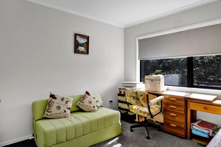 Photo of property in 120 Pohutukawa Place, Waiwhakaiho, New Plymouth, 4312