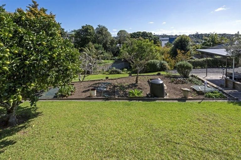 Photo of property in 69 Pah Road, Cockle Bay, Auckland, 2014