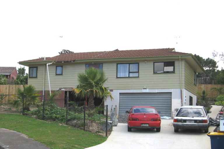 Photo of property in 9 Landsdale Place, Massey, Auckland, 0614
