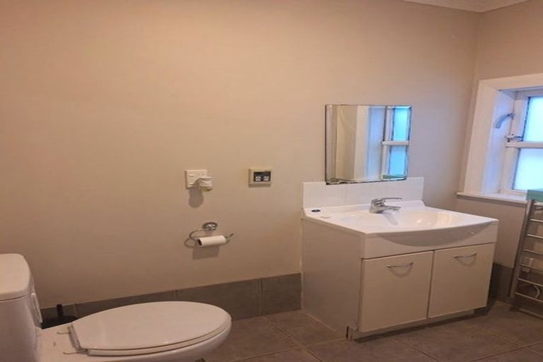 Photo of property in 221 Ohiro Road, Brooklyn, Wellington, 6021