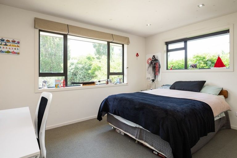 Photo of property in 12 Weka Place, Picton, 7220