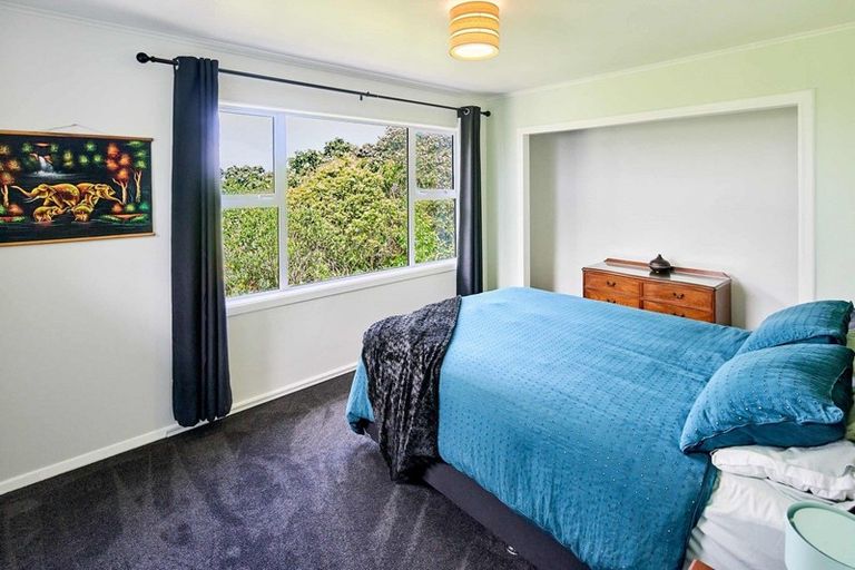 Photo of property in 10 Monowai Road, Johnsonville, Wellington, 6037