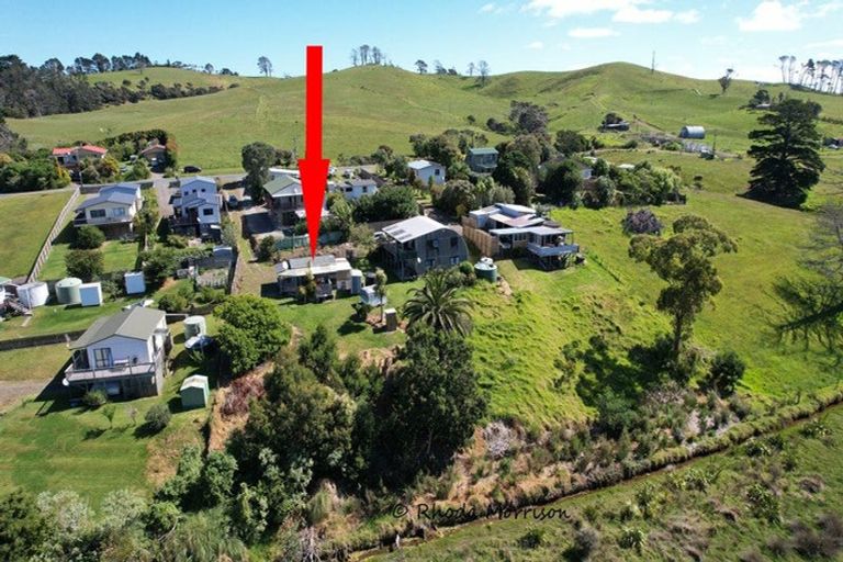 Photo of property in 32 Sandy Beach Road, Tinopai, 0593