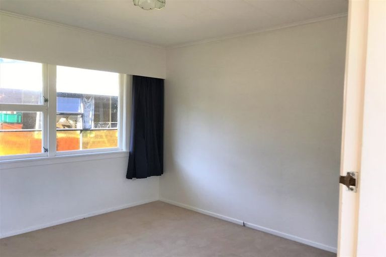 Photo of property in 18 Beaumont Crescent, Frankleigh Park, New Plymouth, 4310