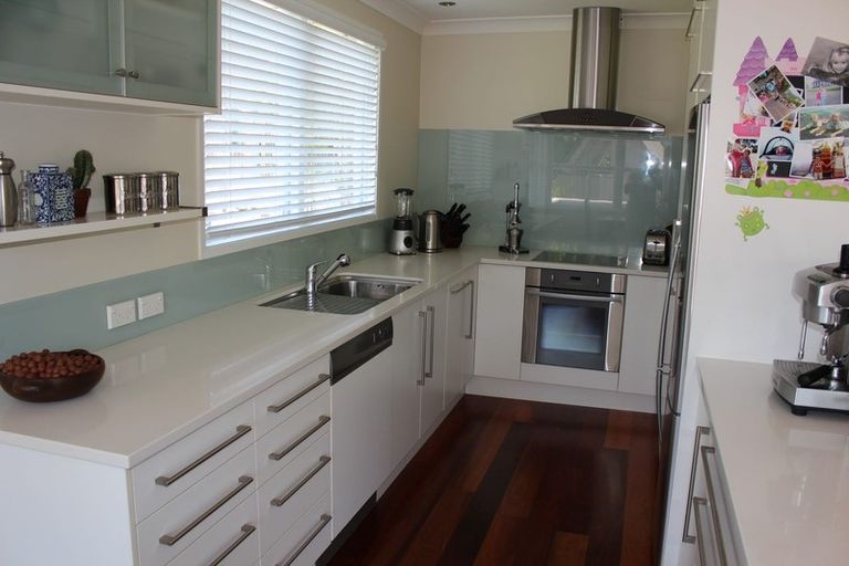 Photo of property in 23 Eastcliffe Road, Castor Bay, Auckland, 0620