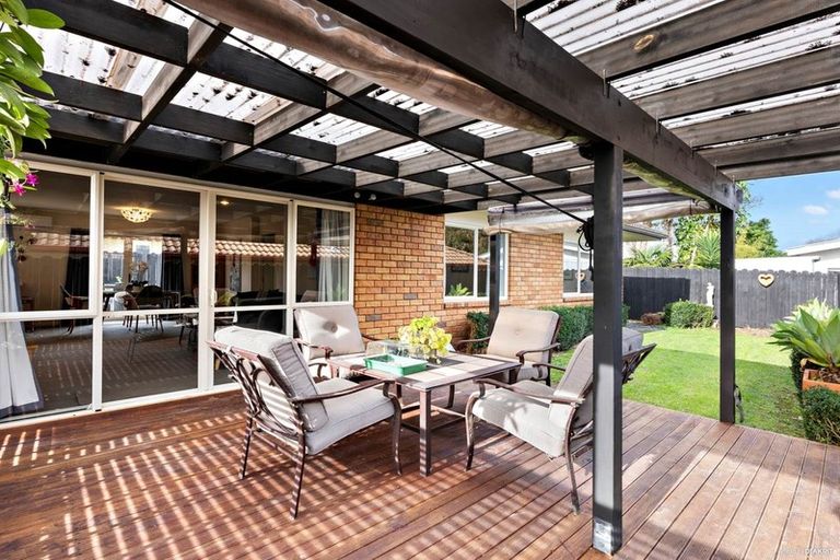 Photo of property in 12 Emmerdale Avenue, Papakura, 2110