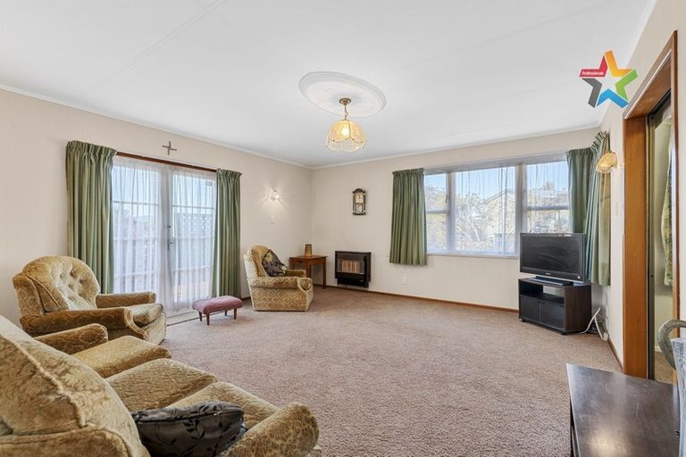 Photo of property in 66 Oakleigh Street, Maungaraki, Lower Hutt, 5010