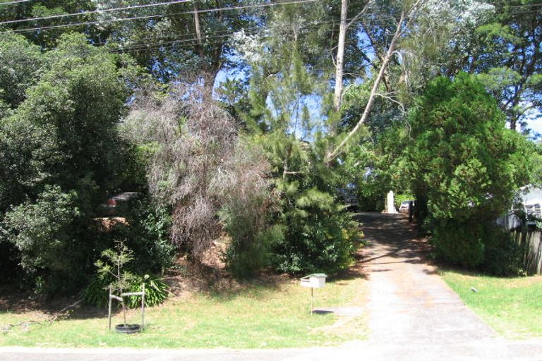 Photo of property in 27 Eskdale Road, Birkdale, Auckland, 0626