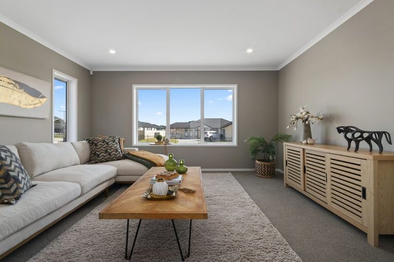 Photo of property in 7 Te Tarata Grove, Glenbrook, 2681