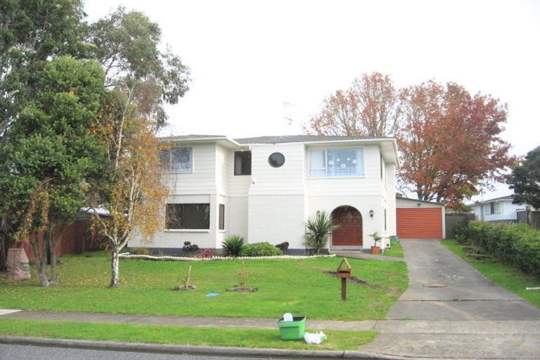 Photo of property in 4 Kereru Place, Half Moon Bay, Auckland, 2012