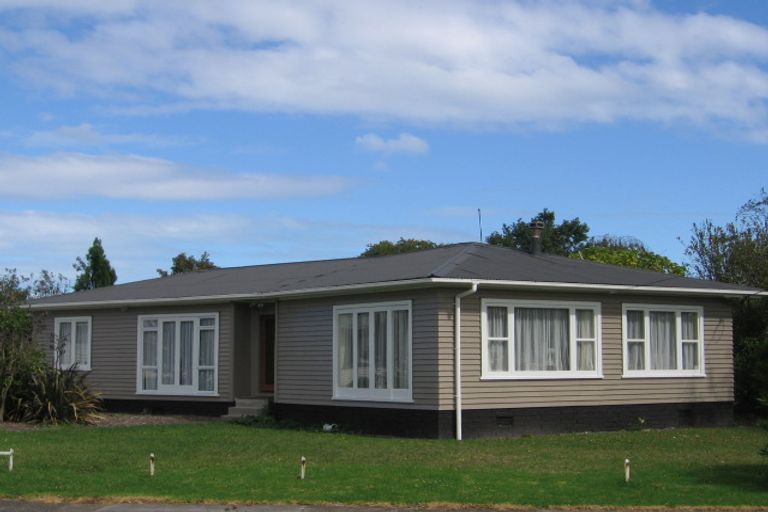Photo of property in 8 Mawney Road, Henderson, Auckland, 0610