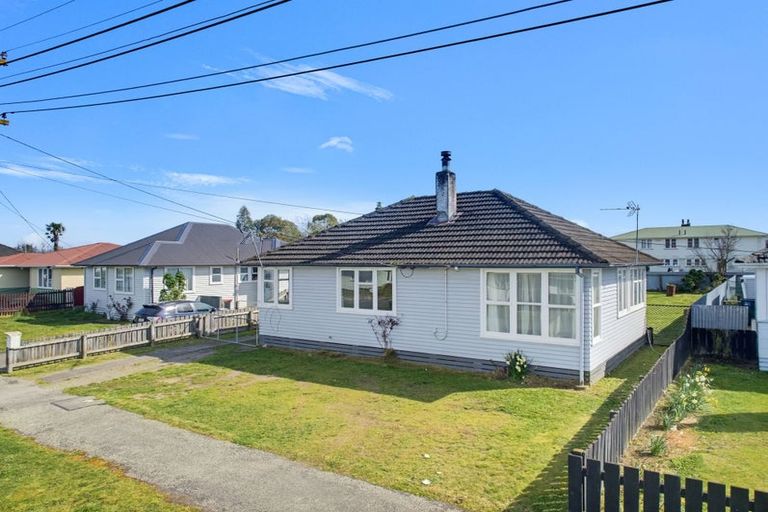 Photo of property in 15 Cameron Crescent, Masterton, 5810