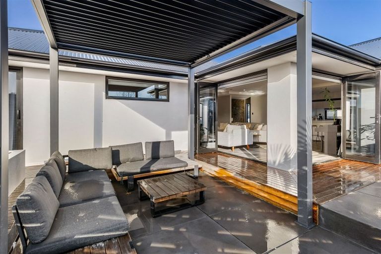 Photo of property in 8 Whitburn Avenue, Halswell, Christchurch, 8025