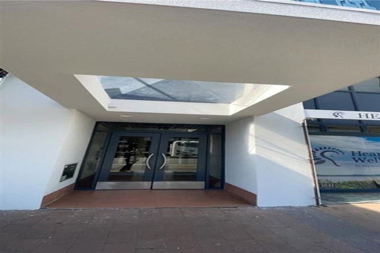 Photo of property in 17 Kent Terrace - Kent Apartments, 5b/16 Kent Terrace, Mount Victoria, Wellington, 6011