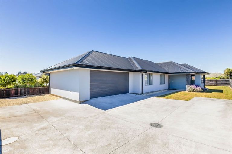 Photo of property in 23 Queenspark Drive, Parklands, Christchurch, 8083