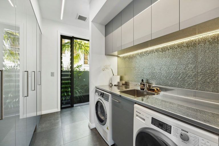 Photo of property in 349a Oceanbeach Road, Mount Maunganui, 3116