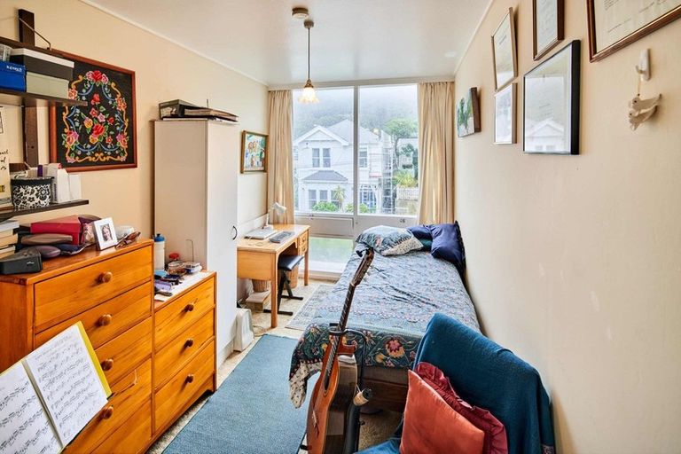 Photo of property in Embassy Court, 72 Brougham Street, Mount Victoria, Wellington, 6011