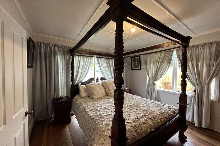 Photo of property in 8 Point Road, Mokau, 4376