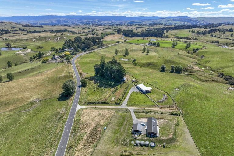 Photo of property in 2658 Taihape Road, Sherenden, Hastings, 4179