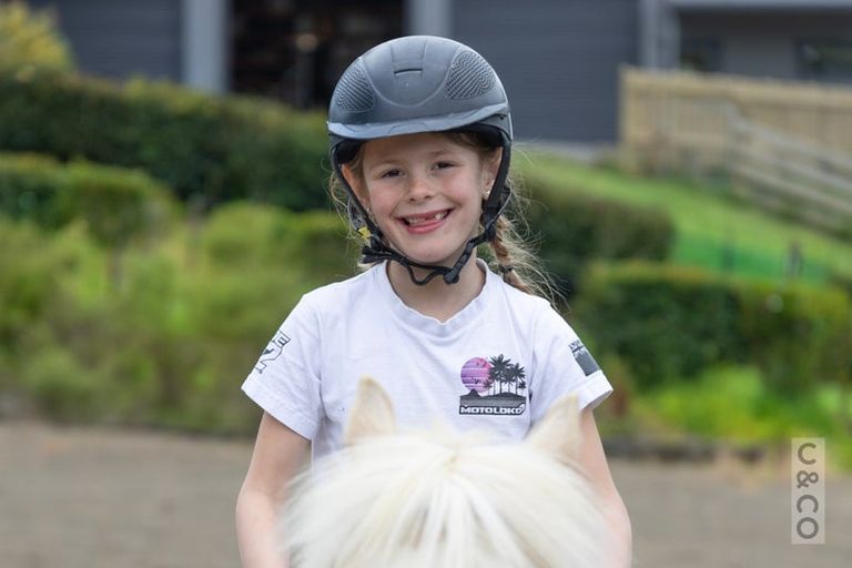 Photo of property in 25 School Road, Waimauku, 0881