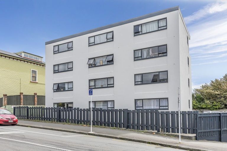Photo of property in 3/52 Russell Terrace, Berhampore, Wellington, 6023