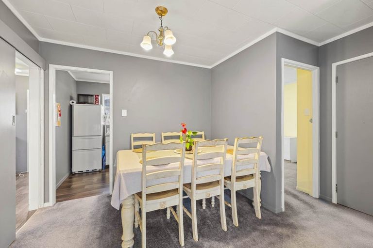 Photo of property in 2/39 Blacklock Avenue, Henderson, Auckland, 0612