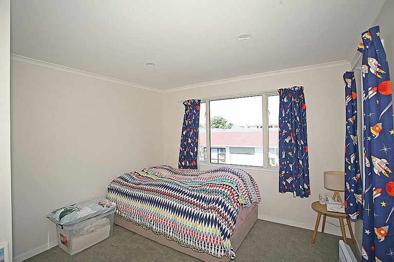 Photo of property in 408a Memorial Avenue, Burnside, Christchurch, 8053