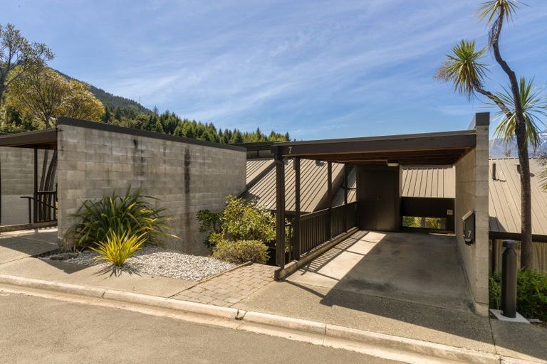 Photo of property in Alpine Meadows Apartments, 135g Fernhill Road, Fernhill, Queenstown, 9300