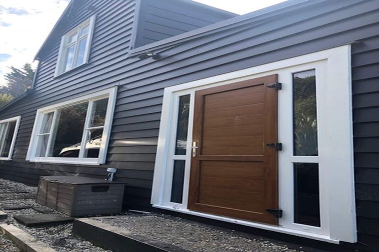 Photo of property in 17 Queen Street, Brighton, Dunedin, 9035