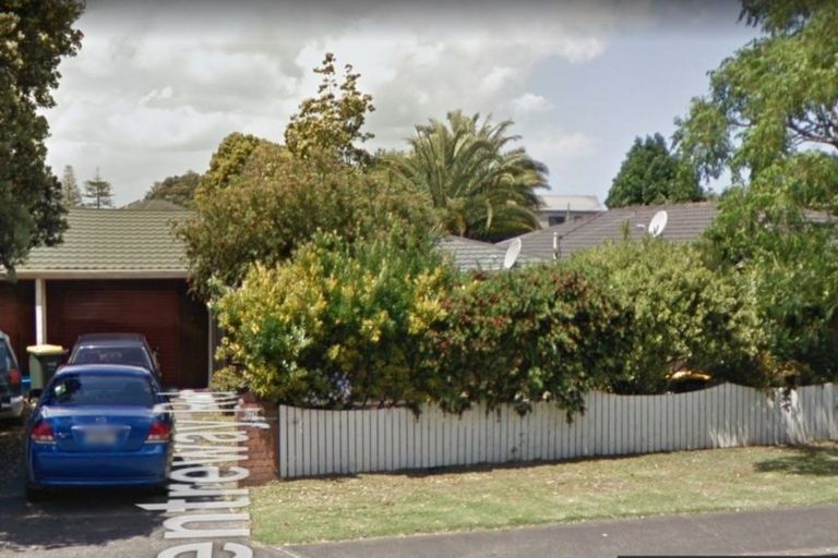 Photo of property in 2/67 Centreway Road, Orewa, 0931