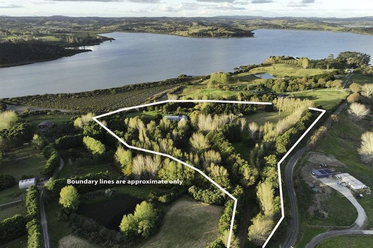 Photo of property in 257 Metcalfe Road, Matakohe, 0593