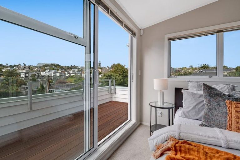 Photo of property in 21 Korotaha Terrace, Rothesay Bay, Auckland, 0630