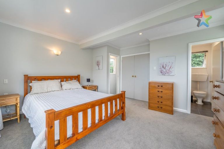 Photo of property in 15 Ferry Road, Days Bay, Lower Hutt, 5013