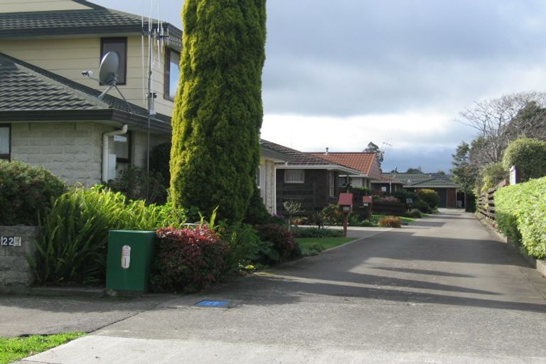 Photo of property in Charleville Court, 1/225 Ruahine Street, Roslyn, Palmerston North, 4414