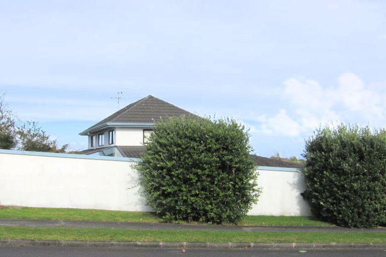 Photo of property in 2 Corokia Place, Totara Heights, Auckland, 2105