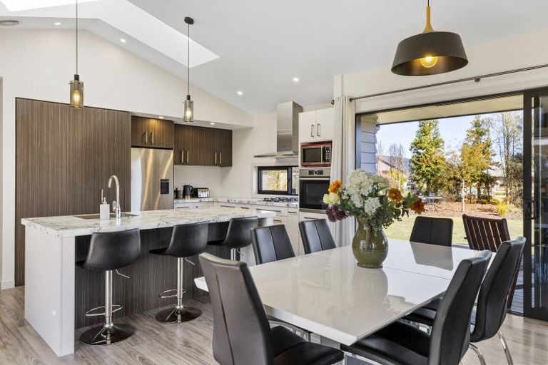 Photo of property in 3 Karaka Place, Kinloch, Taupo, 3377