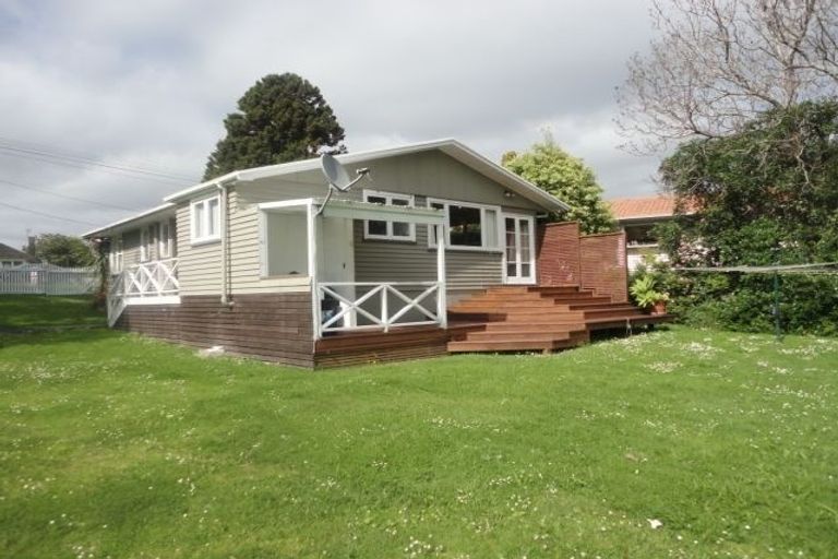 Photo of property in 38 Waipani Road, Te Atatu Peninsula, Auckland, 0610