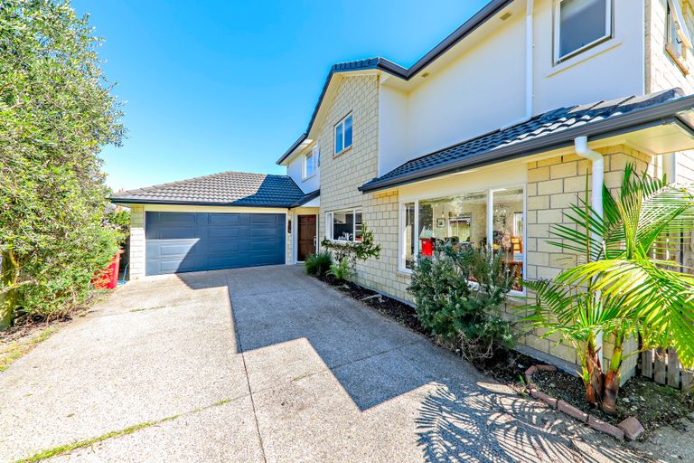 Photo of property in 75 Wayne Francis Drive, Flat Bush, Auckland, 2016