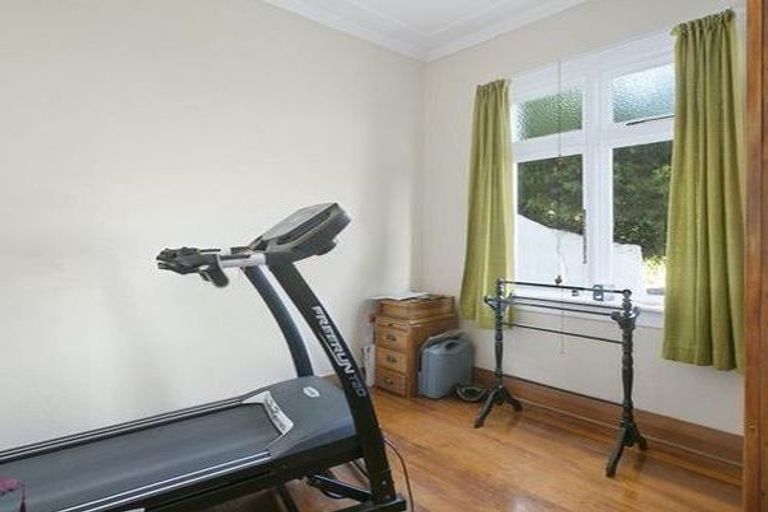 Photo of property in 32 Motu Street, Saint Clair, Dunedin, 9012